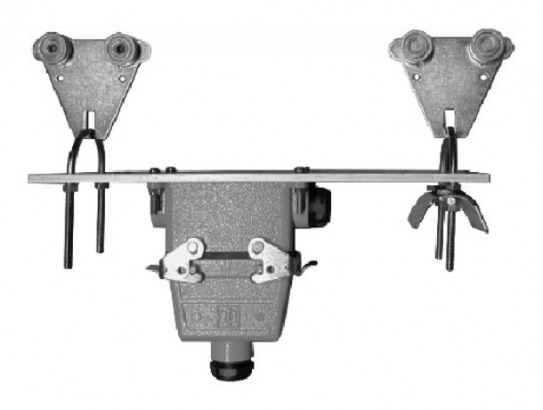Con Chạy Đầu Kéo Mang Hộp Nối Ray C (Locomotive)